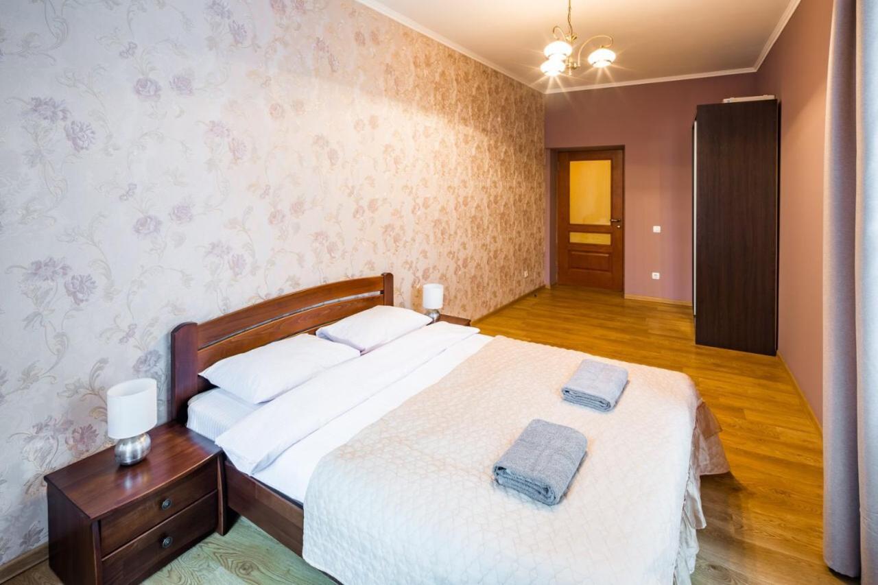 Appartement Romari Лесі Українки à Lviv Extérieur photo
