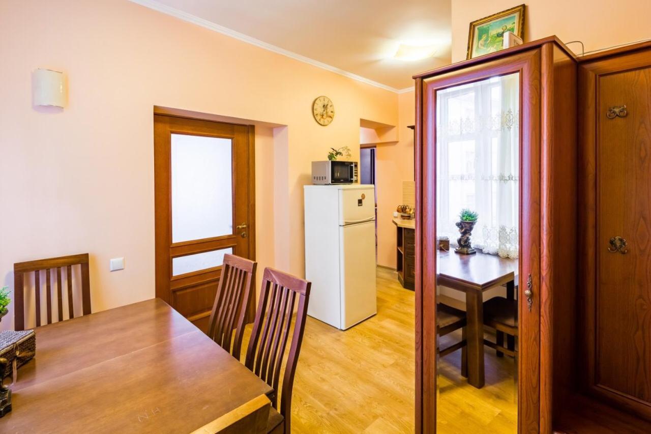 Appartement Romari Лесі Українки à Lviv Extérieur photo