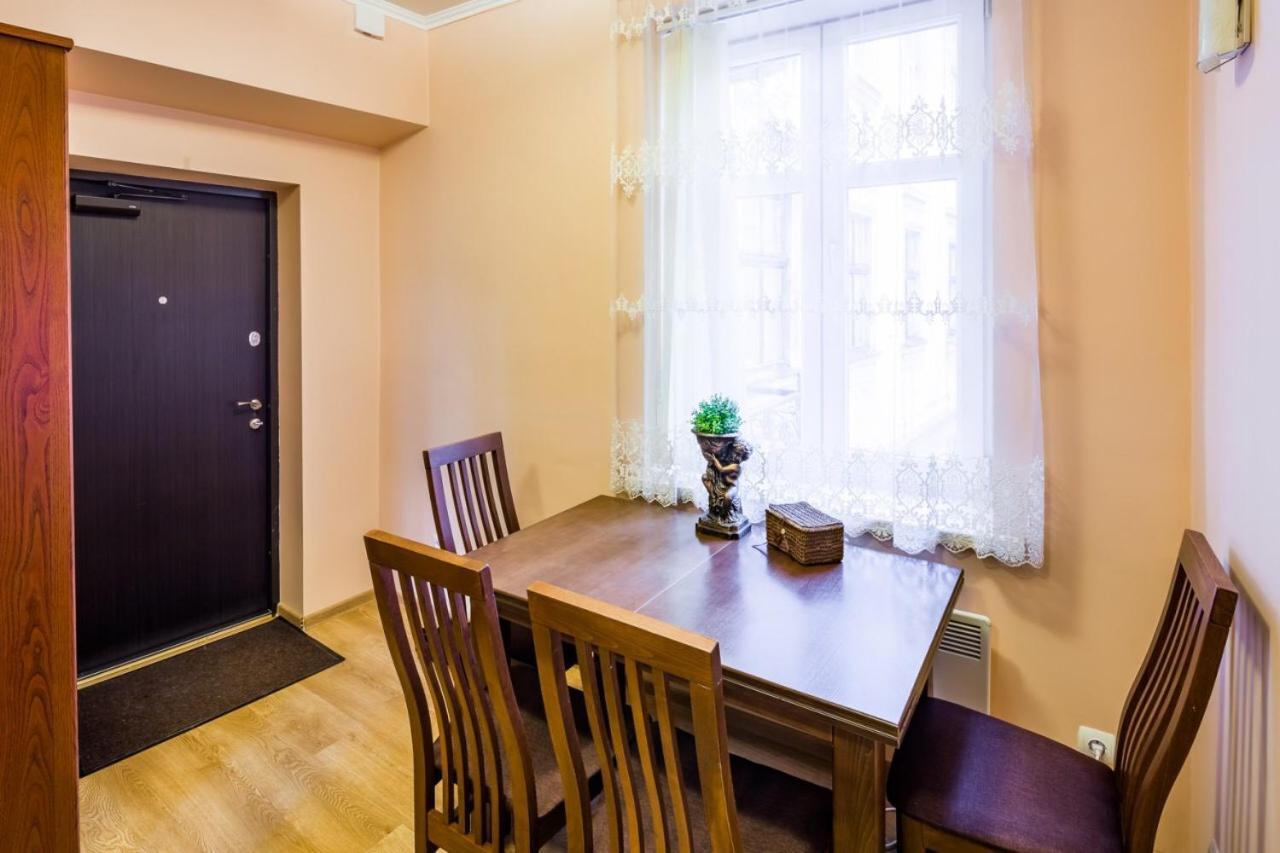 Appartement Romari Лесі Українки à Lviv Extérieur photo
