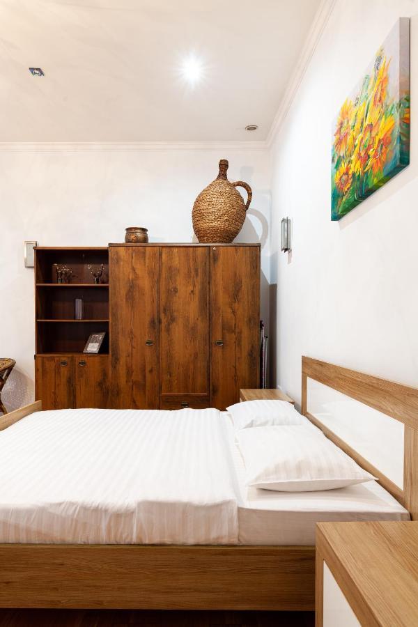 Appartement Romari Лесі Українки à Lviv Extérieur photo