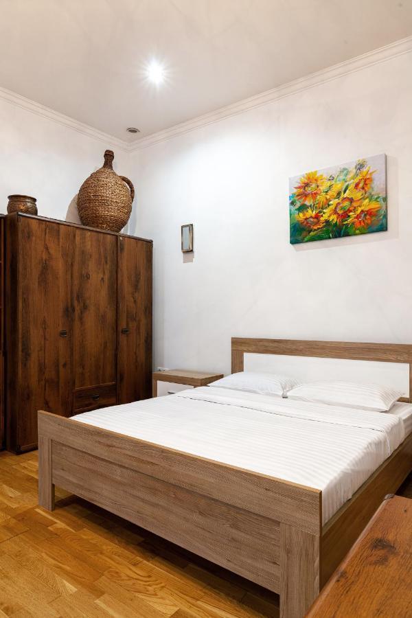 Appartement Romari Лесі Українки à Lviv Extérieur photo