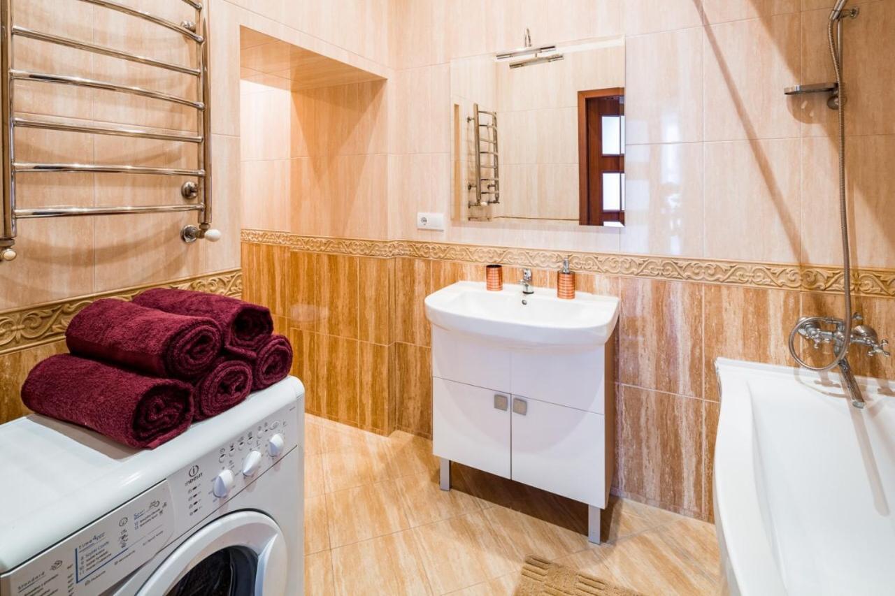 Appartement Romari Лесі Українки à Lviv Extérieur photo