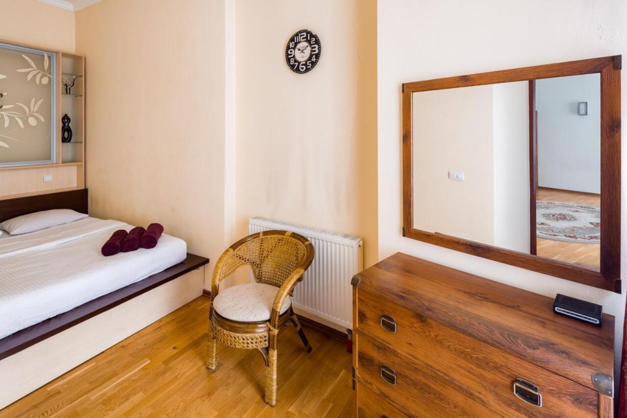 Appartement Romari Лесі Українки à Lviv Extérieur photo