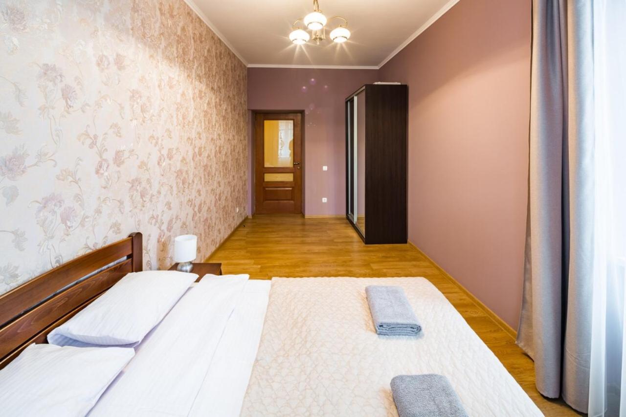 Appartement Romari Лесі Українки à Lviv Extérieur photo