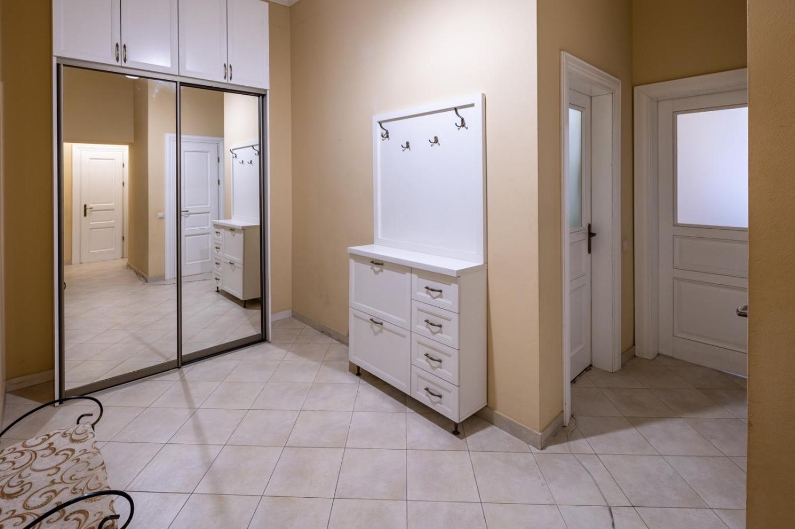 Appartement Romari Лесі Українки à Lviv Extérieur photo